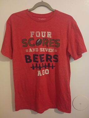 Four Scores And Seven Beers‎ Ago Red Graphic Tee Sz M